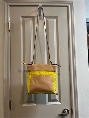 Isaac MIZRAHI New York unique bag it’s yellow gold all